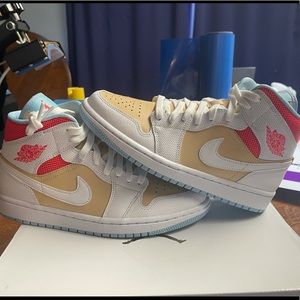 Nike air jordan 1 mid